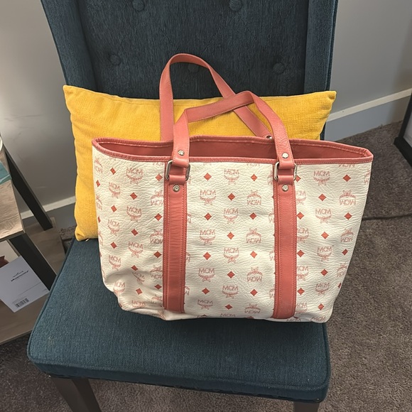 MCM tote - Picture 5 of 12